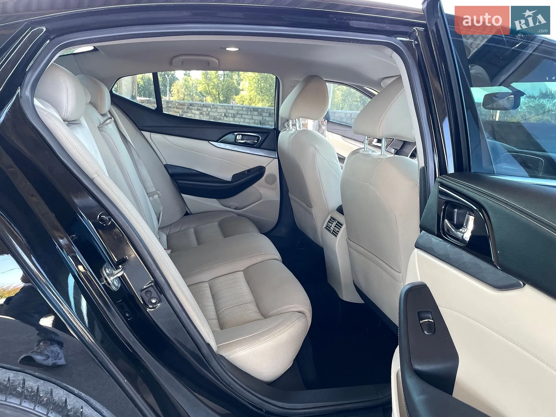 2016 Nissan Maxima - мініатюра 39