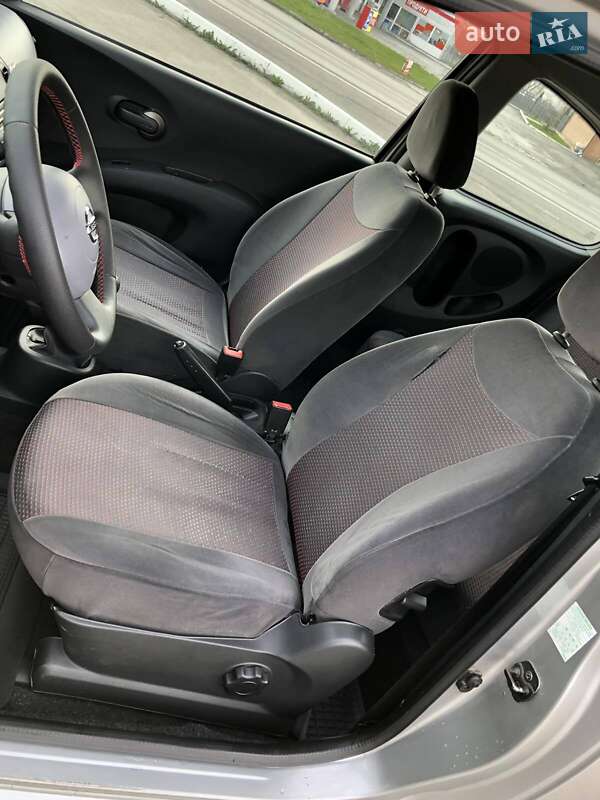 Хетчбек Nissan Micra 2005 в Луцьку