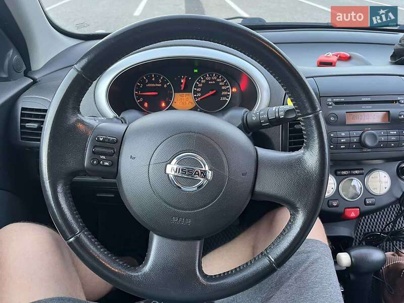 Хетчбек Nissan Micra 2006 в Чернівцях