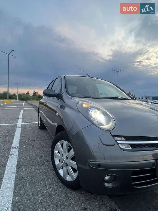 Хетчбек Nissan Micra 2006 в Чернівцях