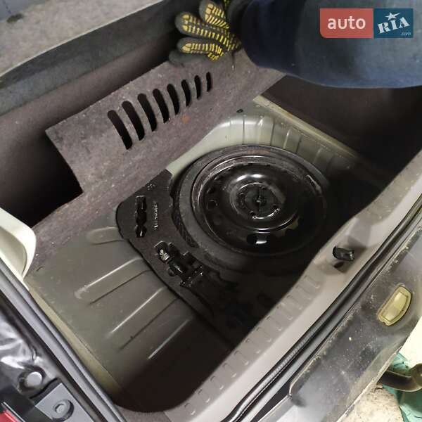 Хетчбек Nissan Micra 2008 в Дніпрі