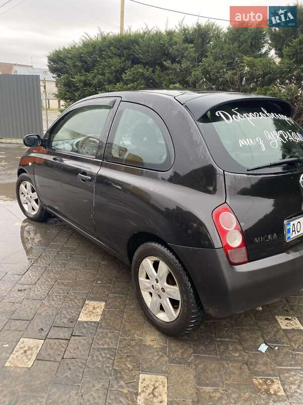Хетчбек Nissan Micra 2004 в Ужгороді