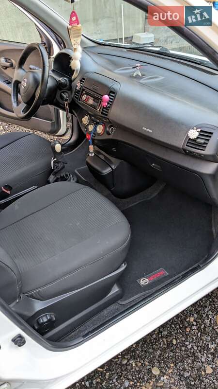 Хетчбек Nissan Micra 2003 в Виноградові