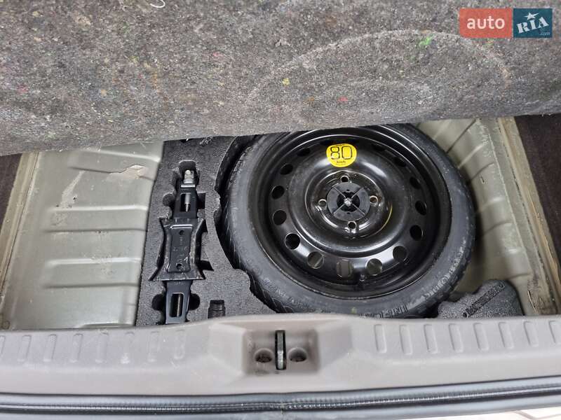 Хетчбек Nissan Micra 2008 в Умані