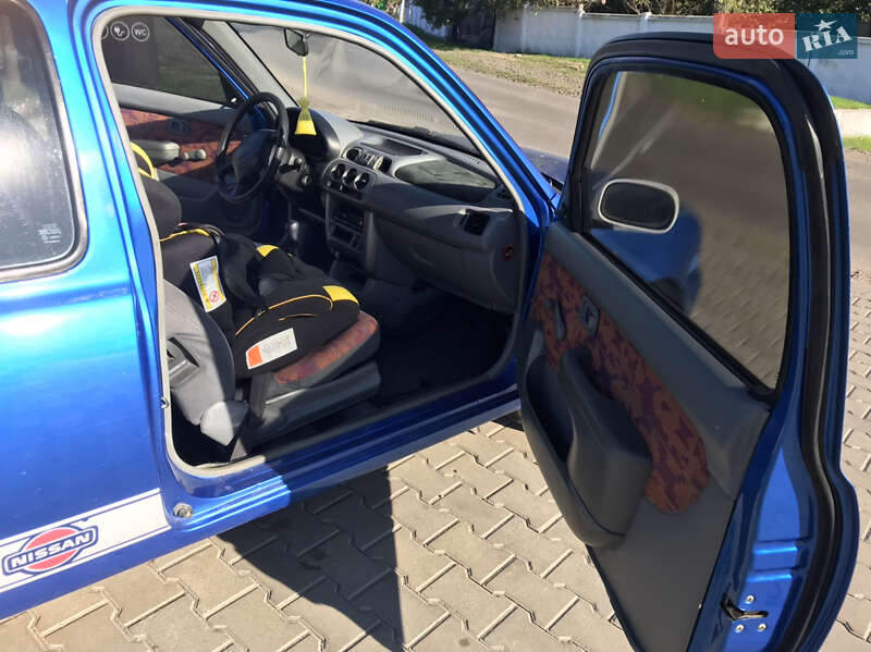 Хэтчбек Nissan Micra 1999 в Тарутине