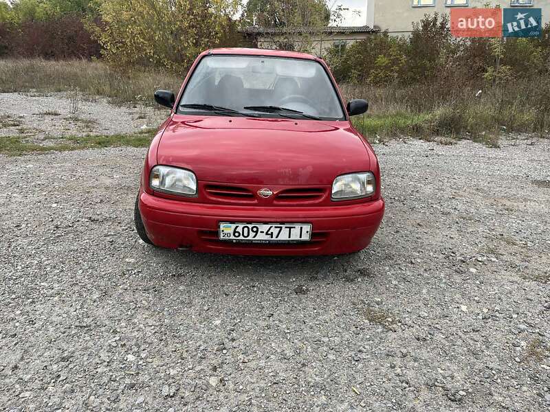 Хэтчбек Nissan Micra 1996 в Волочиске