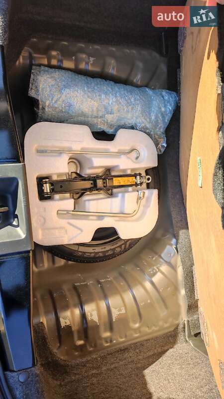 Хэтчбек Nissan Micra 2015 в Львове фото 6 Хэтчбек Nissan Micra 2015 в Львове