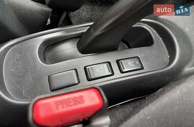 Хетчбек Nissan Micra 2013 в 