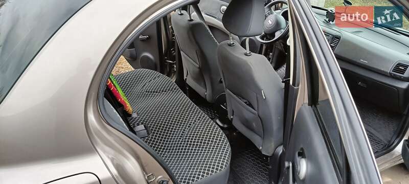 Хетчбек Nissan Micra 2006 в Хмельницькому