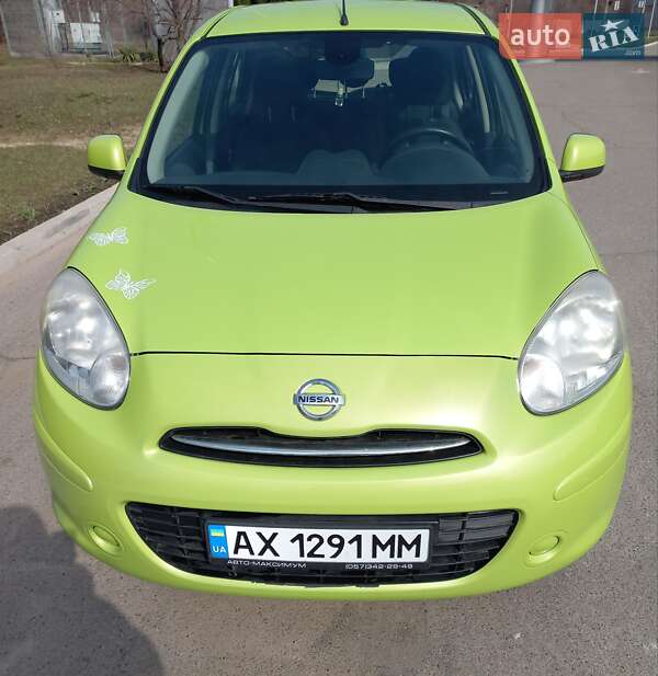 Хэтчбек Nissan Micra 2013 в 
