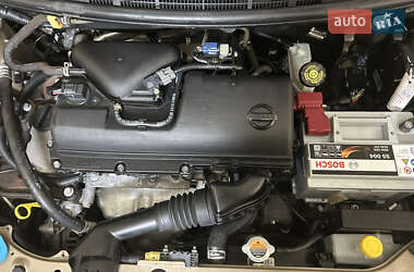 Хэтчбек Nissan Micra 2010 в 