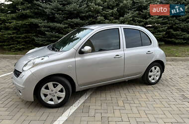 Хэтчбек Nissan Micra 2004 в 