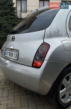 Хэтчбек Nissan Micra 2004 в 