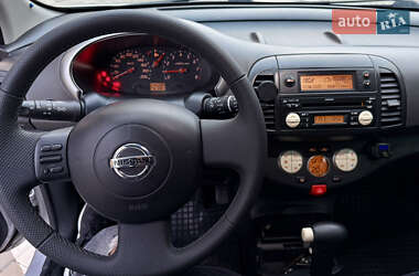 Хэтчбек Nissan Micra 2004 в 