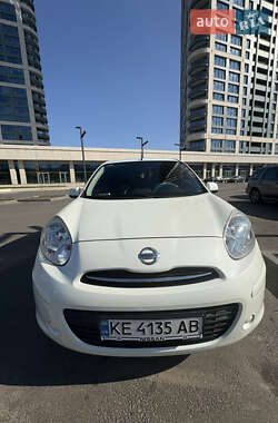 Хэтчбек Nissan Micra 2013 в 