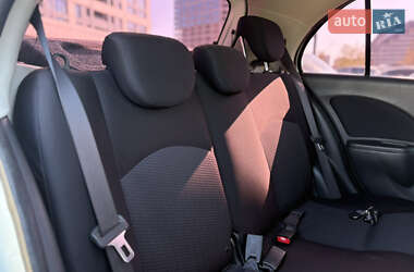 Хэтчбек Nissan Micra 2013 в 