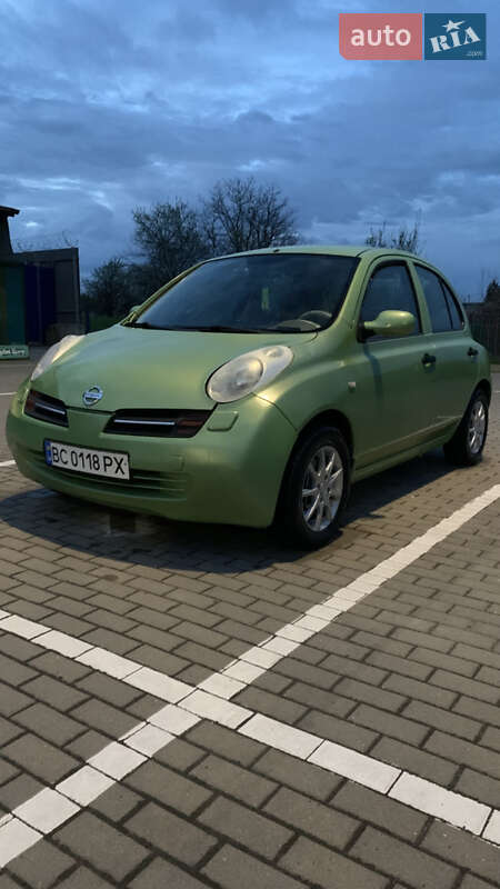 Хетчбек Nissan Micra 2004 в 