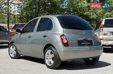 Хэтчбек Nissan Micra 2006 в 