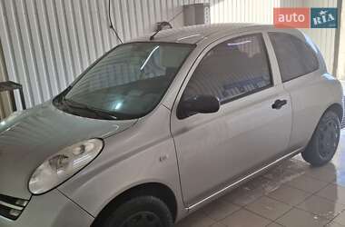 Хетчбек Nissan Micra 2005 в 