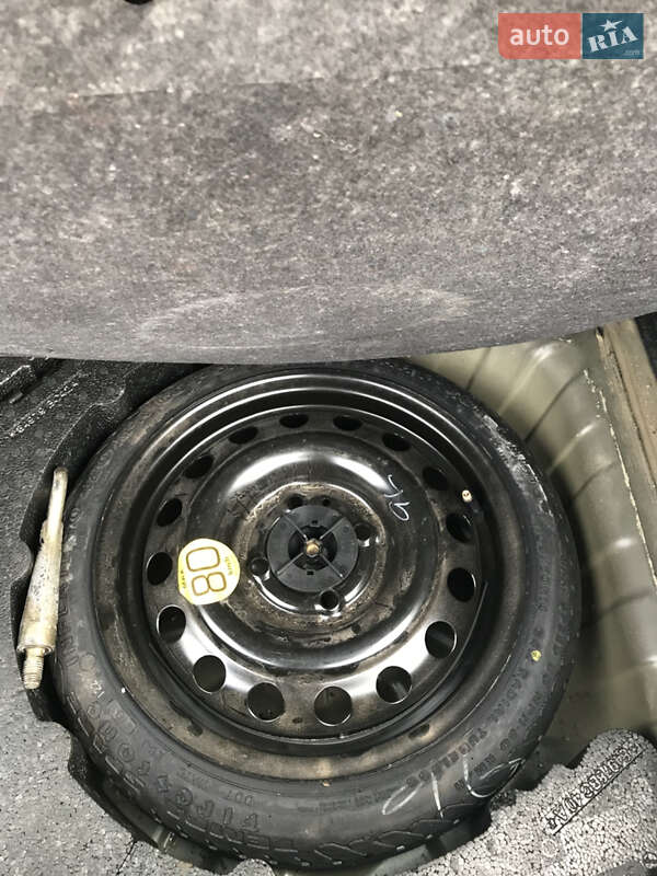 Хетчбек Nissan Micra 2006 в Умані