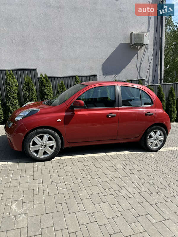 Хэтчбек Nissan Micra 2010 в Черновцах