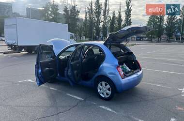 Хетчбек Nissan Micra 2004 в 