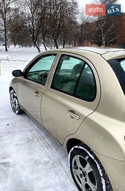 Хэтчбек Nissan Micra 2004 в 