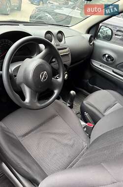Хетчбек Nissan Micra 2015 в 