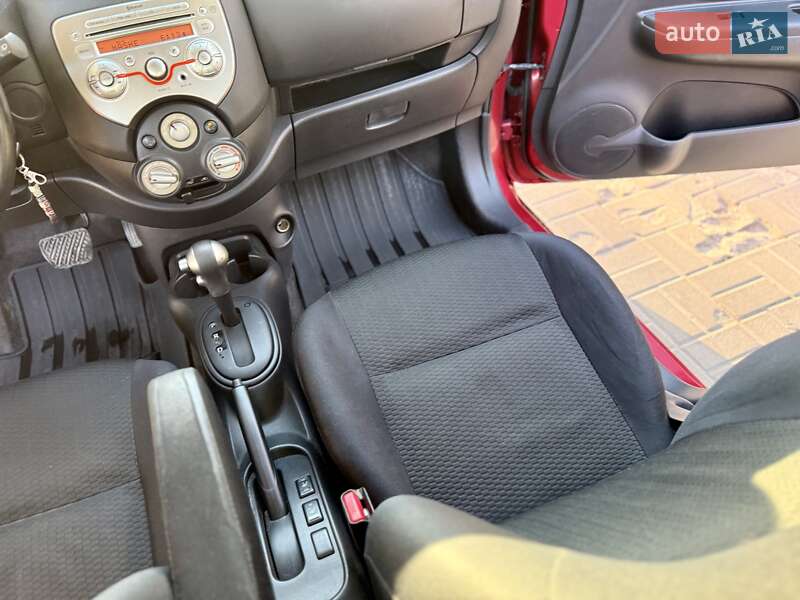 Хэтчбек Nissan Micra 2012 в Днепре