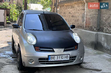 Хэтчбек Nissan Micra 2003 в 