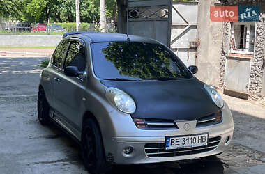 Хэтчбек Nissan Micra 2003 в 