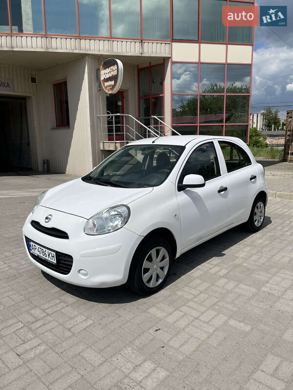 Хетчбек Nissan Micra 2015 в 