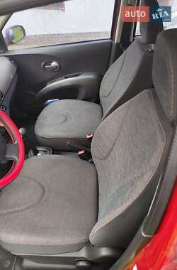 Хэтчбек Nissan Micra 2006 в 