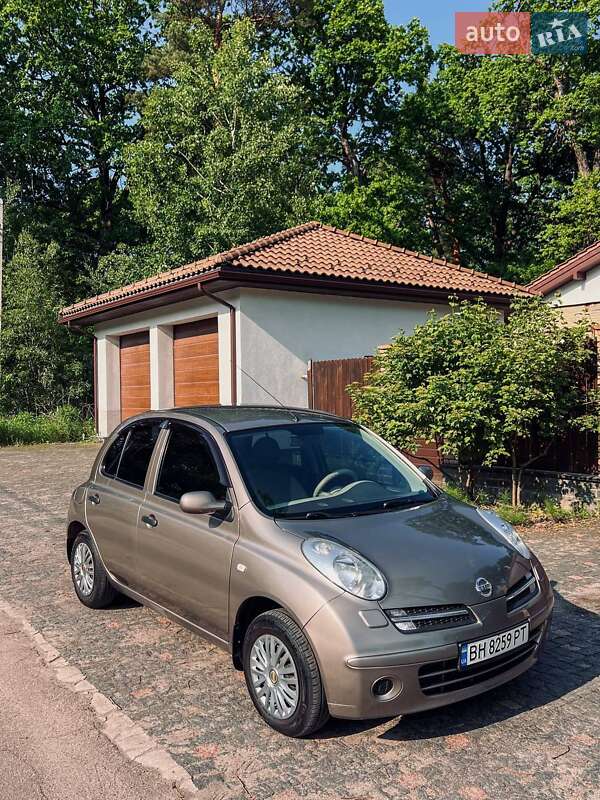 Хэтчбек Nissan Micra 2007 в 