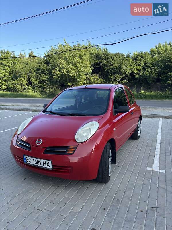 Хэтчбек Nissan Micra 2004 в 