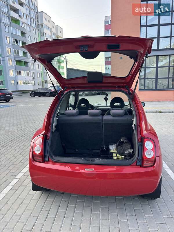 Хетчбек Nissan Micra 2004 в Львові