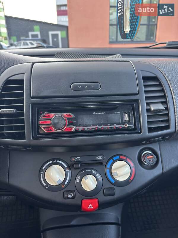 Хетчбек Nissan Micra 2004 в Львові