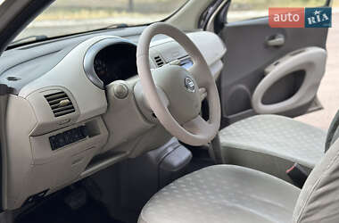 Хэтчбек Nissan Micra 2004 в 