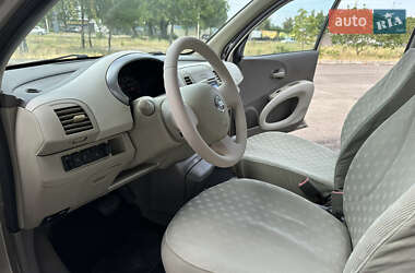 Хэтчбек Nissan Micra 2004 в 