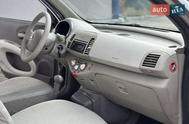 Хэтчбек Nissan Micra 2004 в 