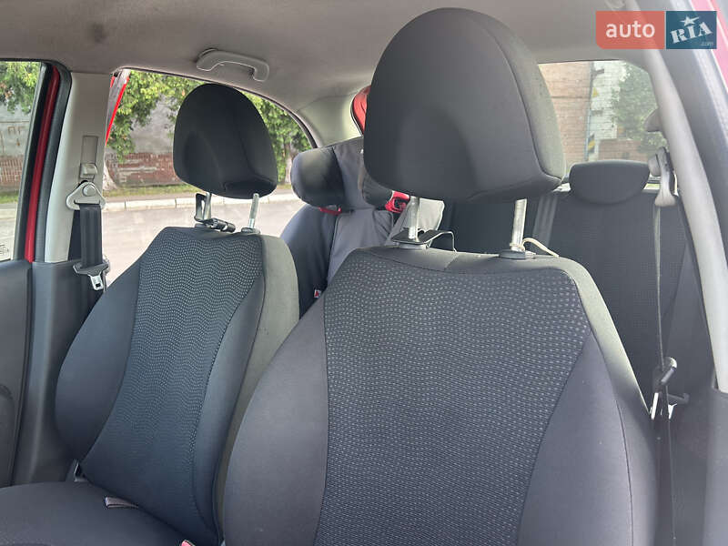 Хетчбек Nissan Micra 2010 в Києві