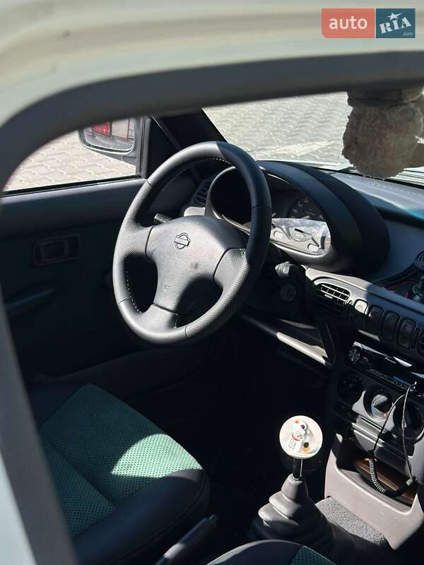 Хетчбек Nissan Micra 1997 в Чорноморську
