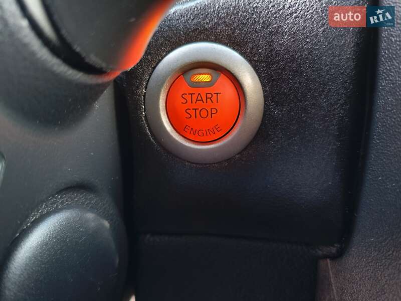 Хэтчбек Nissan Micra 2016 в Киеве