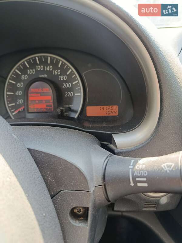Хэтчбек Nissan Micra 2010 в Сумах