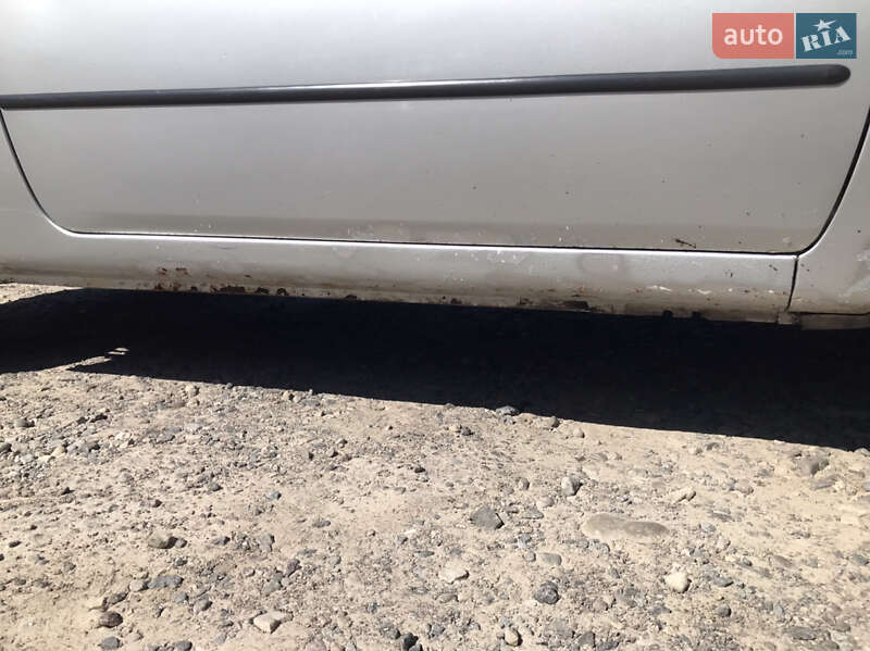 Хэтчбек Nissan Micra 1998 в Отынии