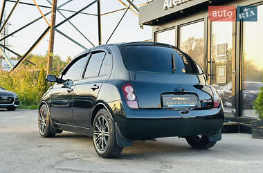 Хэтчбек Nissan Micra 2003 в 