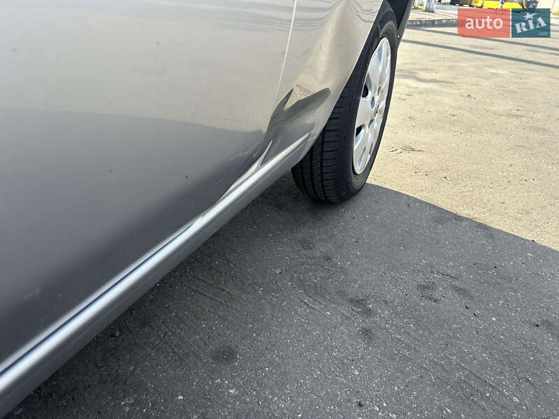 Хетчбек Nissan Micra 2007 в Києві