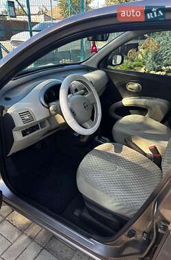Хэтчбек Nissan Micra 2006 в 