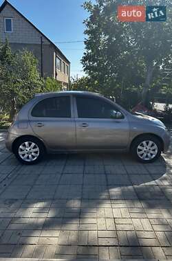 Хэтчбек Nissan Micra 2006 в 