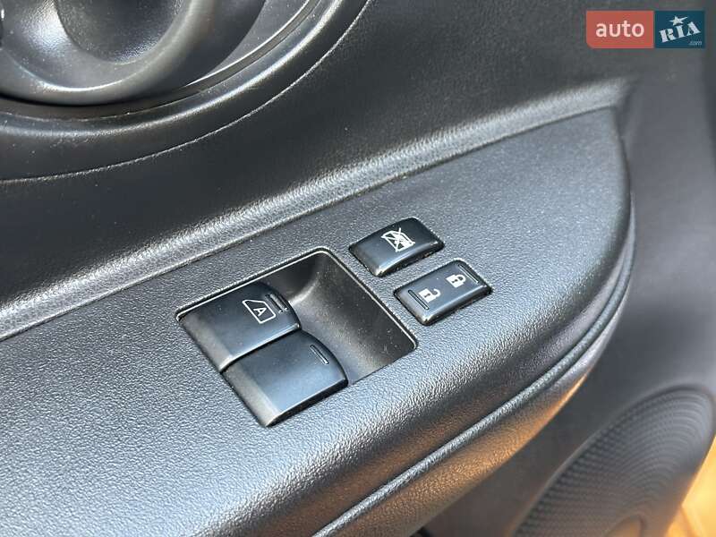 Хетчбек Nissan Micra 2012 в Харкові